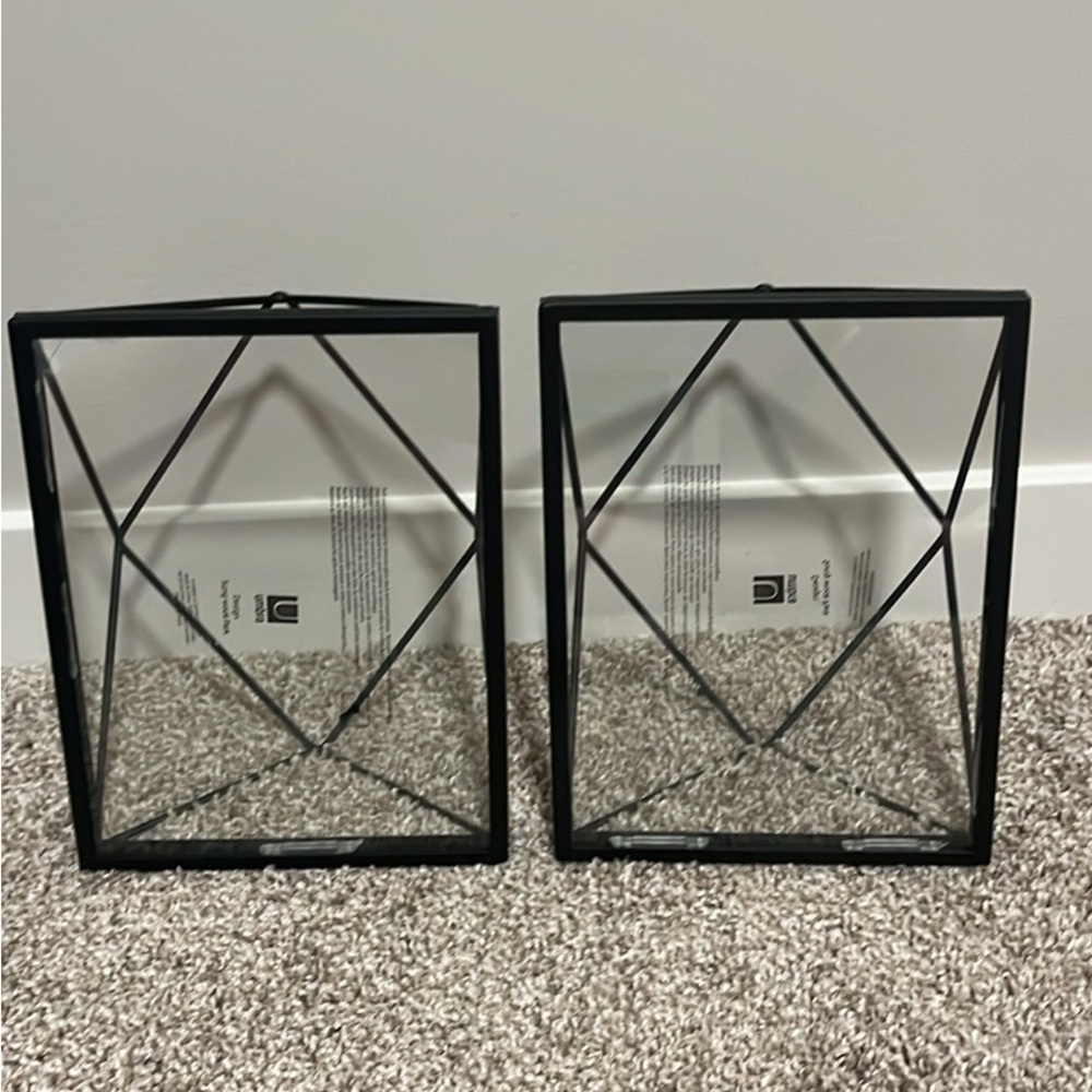 Black Geometric Umbra Picture Frames